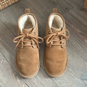 UGG Neumel Chukka tie boots